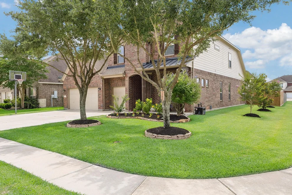 Unit for sale at 315 Westwood Drive, League City, TX 77573