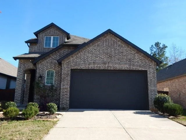 Unit for sale at 112 E Cascade Heights Drive, Montgomery, TX 77316