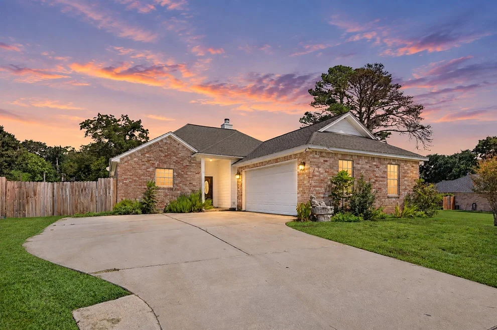 Unit for sale at 5110 Lakeshore Drive, Willis, TX 77318