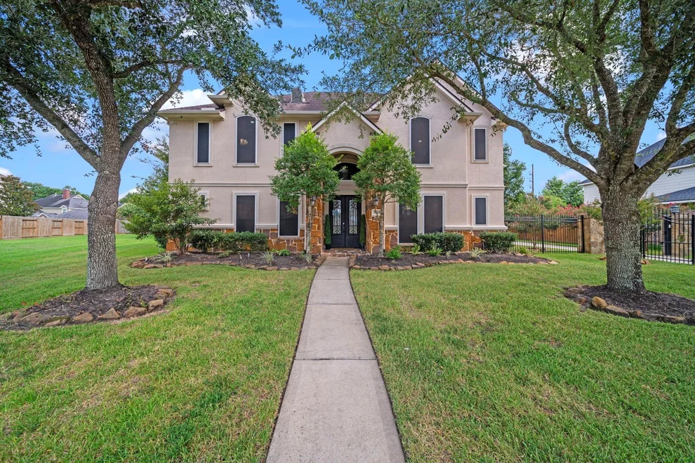 Unit for sale at 5703 Silverthorn Glen Drive, Spring, TX 77379