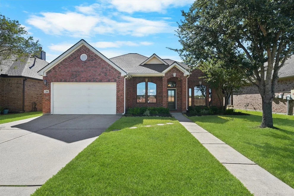 Unit for sale at 268 Clearwood Drive, League City, TX 77573