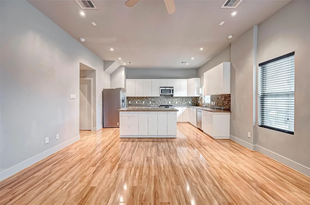 Unit for sale at 5111 Cornish Street, Houston, TX 77007