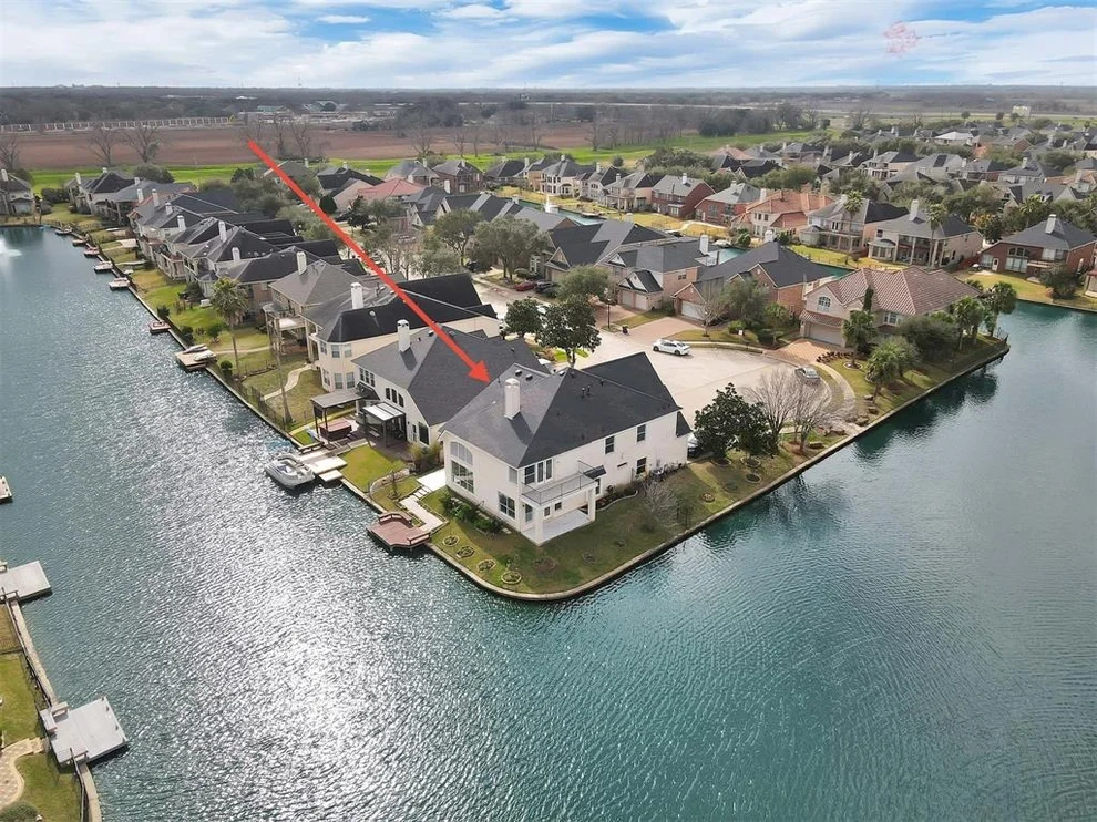 Unit for sale at 14303 Castlemaine Court, Sugar Land, TX 77498