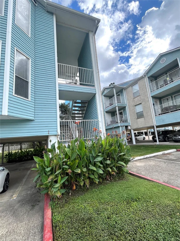 Unit for sale at 18617 Egret Bay Boulevard, Webster, TX 77058
