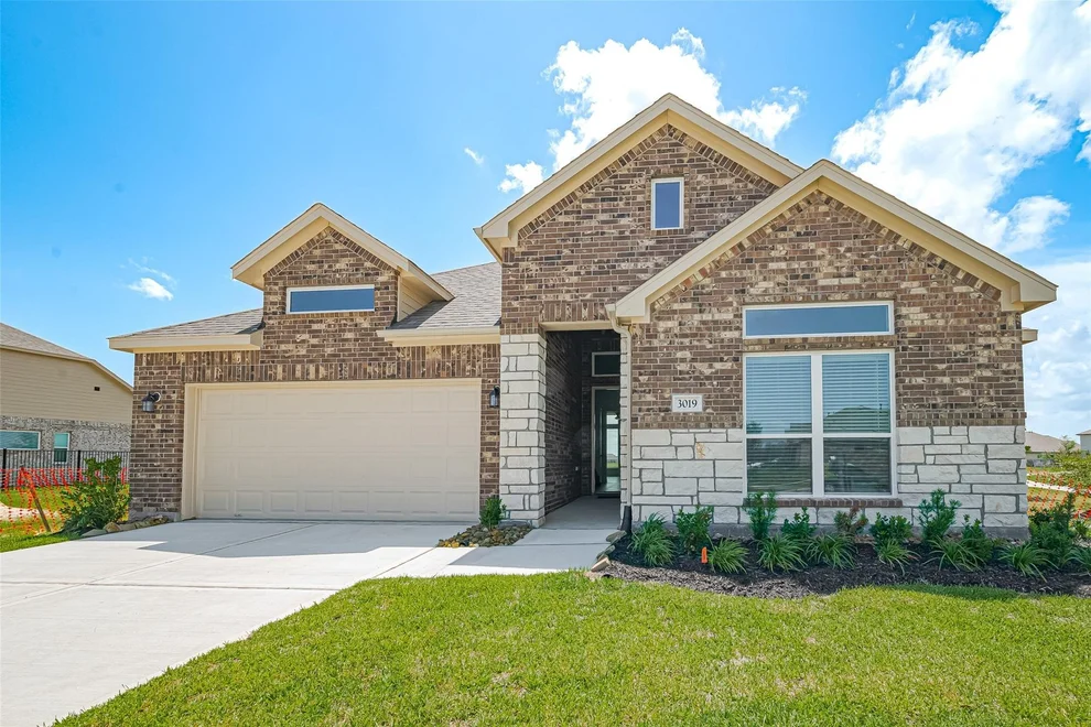 Unit for sale at 3019 Golden Isle Drive, Texas City, TX 77568