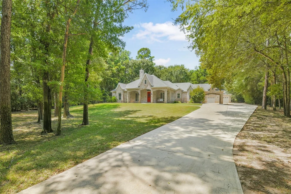 Unit for sale at 4046 Highland Pass, Montgomery, TX 77316