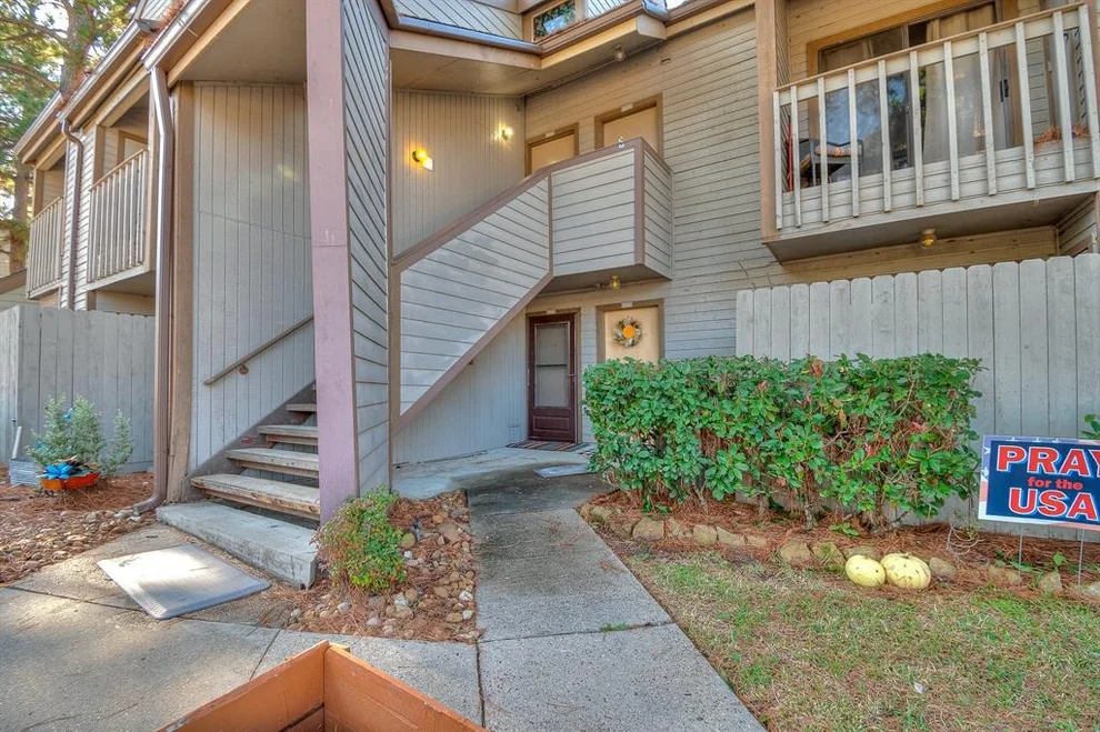 Unit for sale at 3900 Aspen, Montgomery, TX 77356