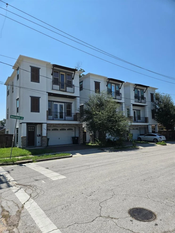 Unit for sale at 1520 Amundsen Street, Houston, TX 77009