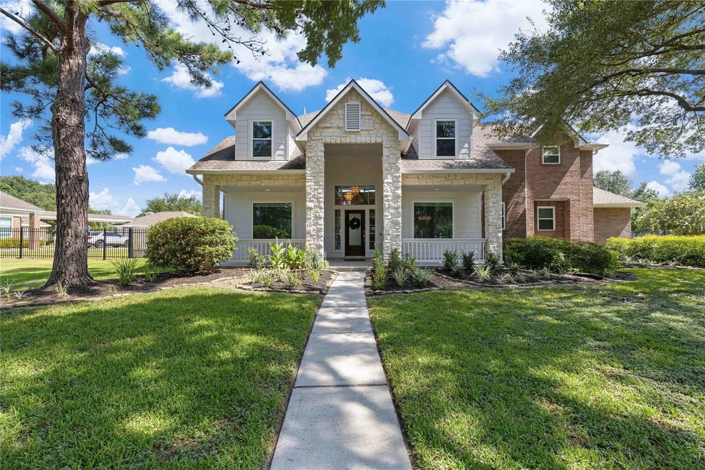 Unit for sale at 17802 White Oak Hill, Cypress, TX 77429