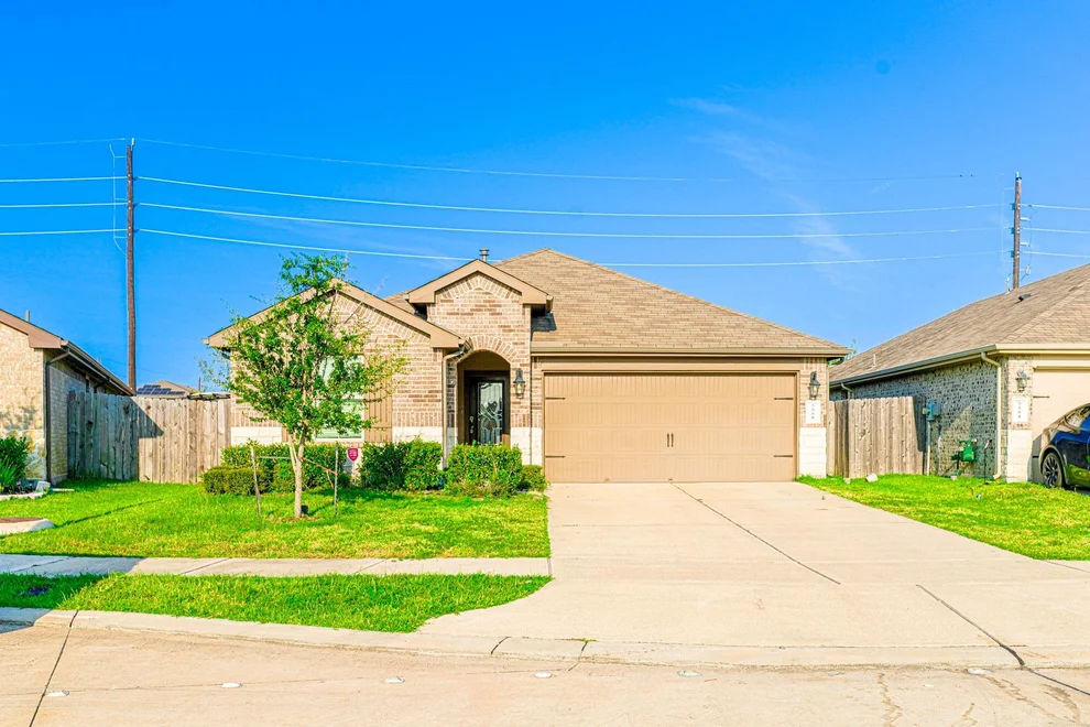 Unit for sale at 7558 Highland Chase Drive, Richmond, TX 77407