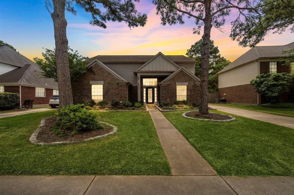 Unit for sale at 17203 Meadow Heights Drive, Houston, TX 77095