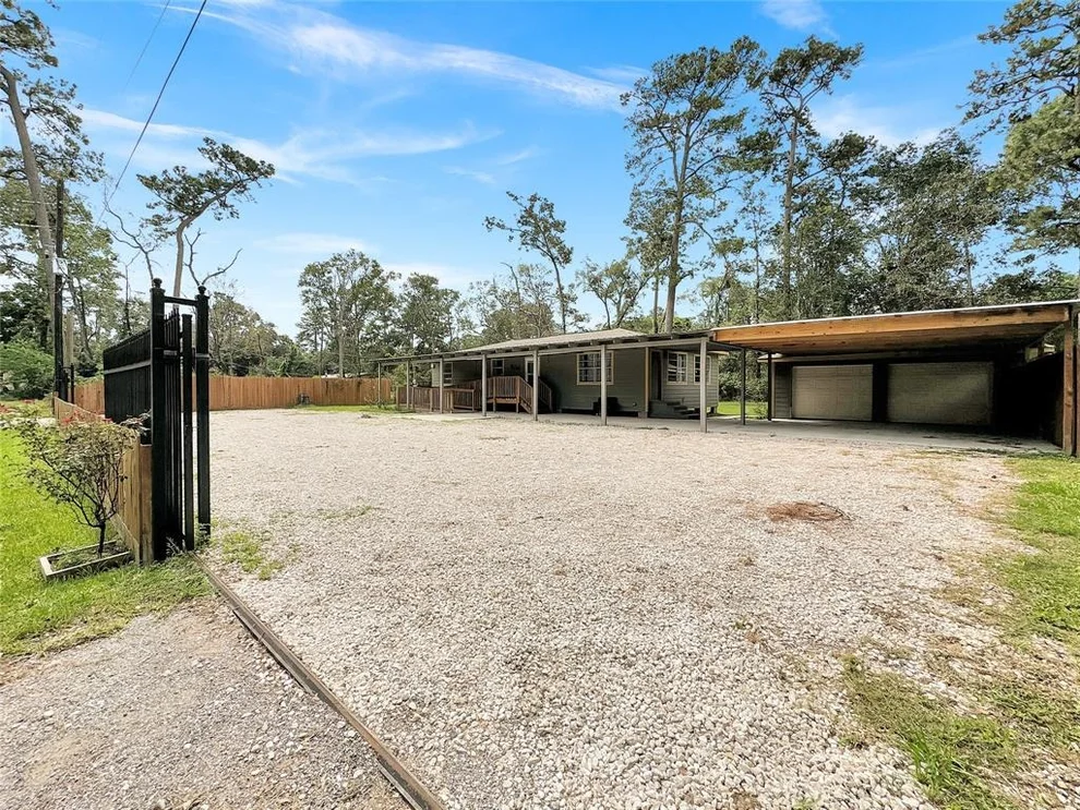 Unit for sale at 14554 Cottonwood Lane, Conroe, TX 77306