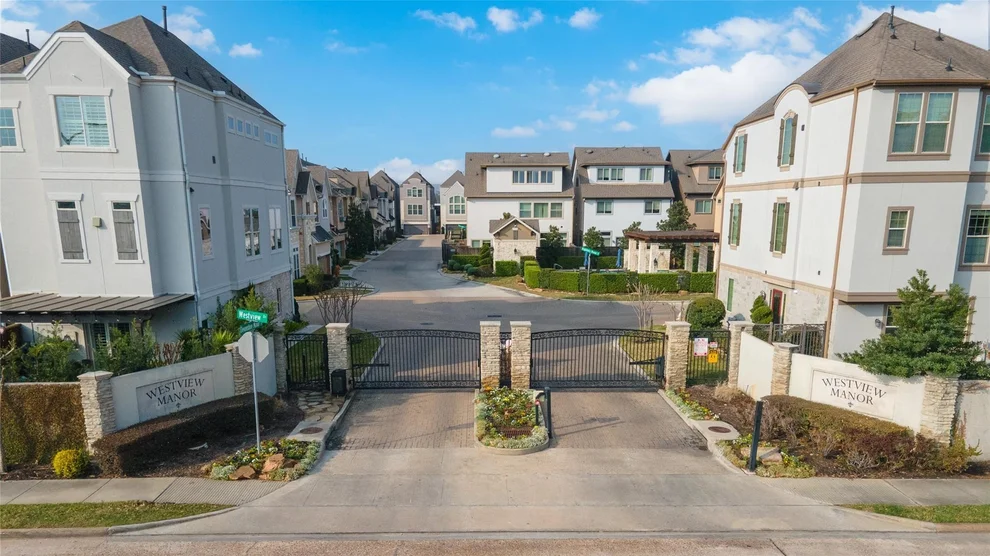 Unit for sale at 1415 Devonshire Manor Lane, Houston, TX 77055