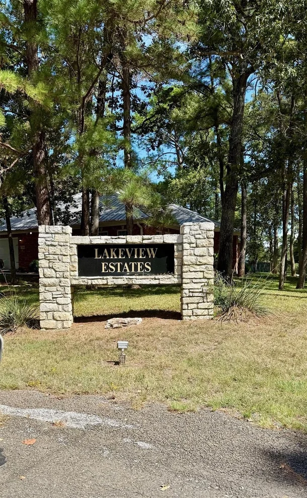 Unit for sale at 24405 Oakmont Street, Huntsville, TX 77320