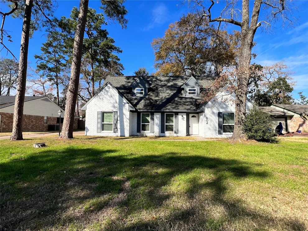 Unit for sale at 602 Rosewood Drive, Shenandoah, TX 77381