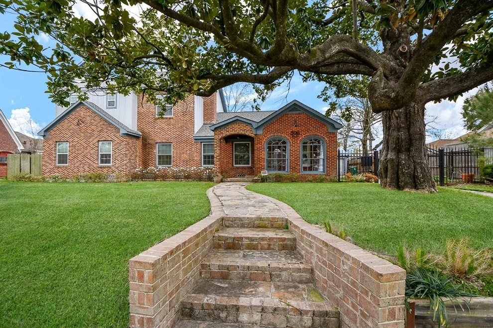 Unit for sale at 506 English Street, Houston, TX 77009