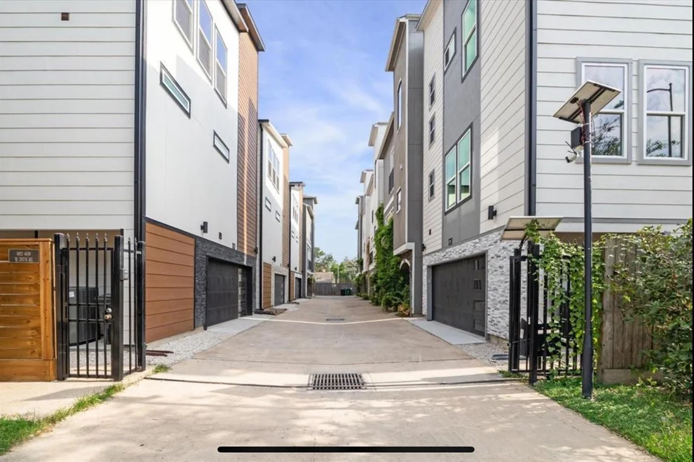 Unit for sale at 602 W 28th Street, Houston, TX 77008
