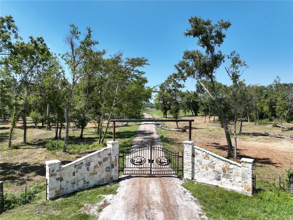Unit for sale at 107 Fulbright Drive, Angleton, TX 77515
