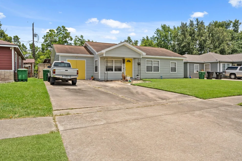 Unit for sale at 1119 Shawnee Street, Houston, TX 77034