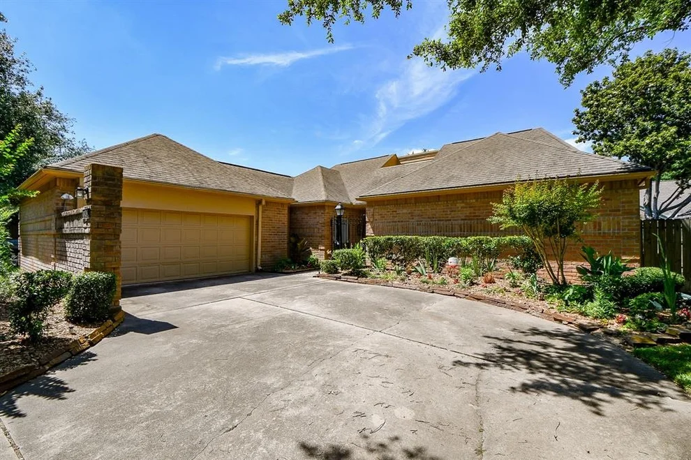 Unit for sale at 12114 Meadow Lake Drive, Houston, TX 77077