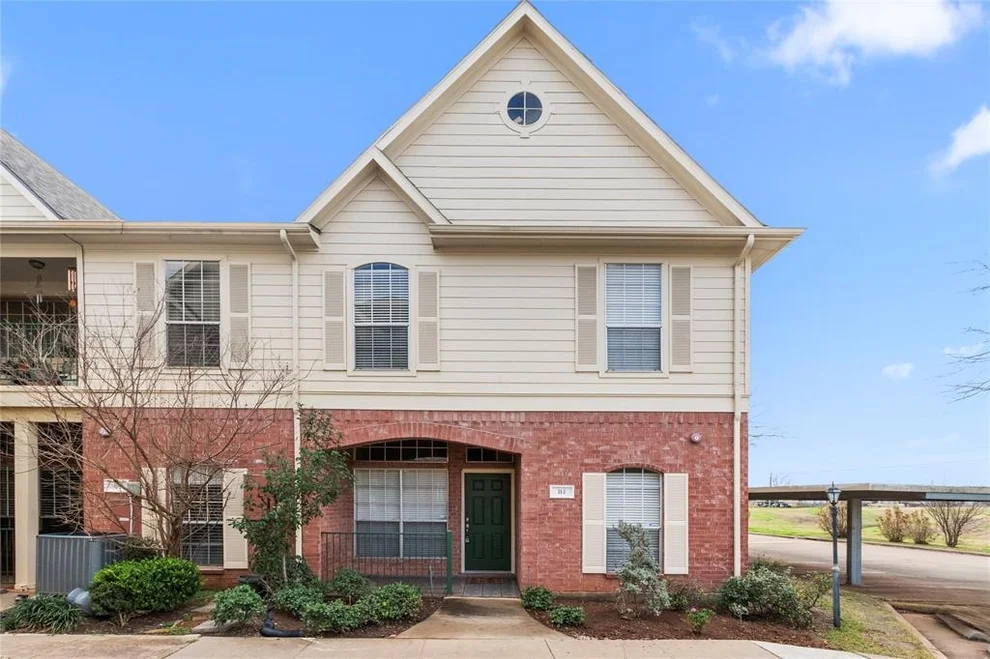 Unit for sale at 2710 Grants Lake Boulevard, Sugar Land, TX 77479