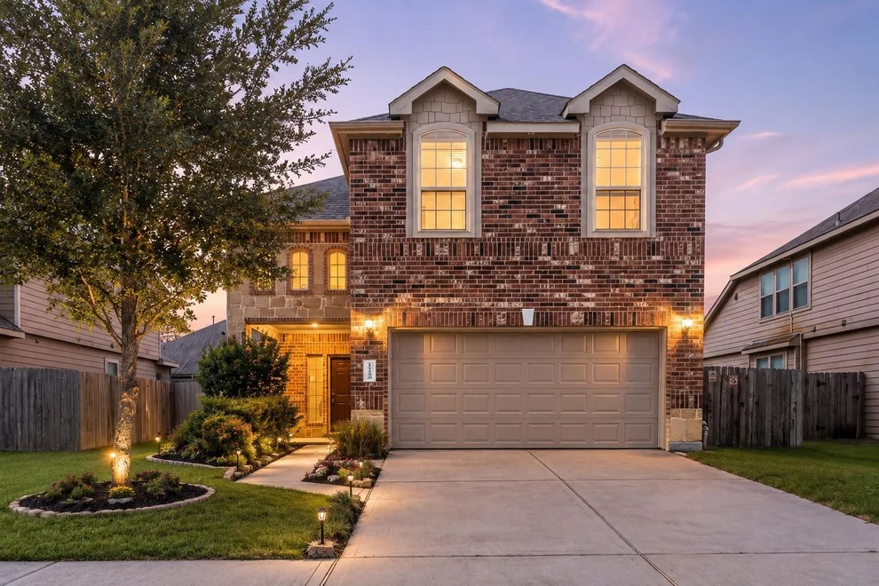 Unit for sale at 17135 Devon Dogwood Trail, Richmond, TX 77407