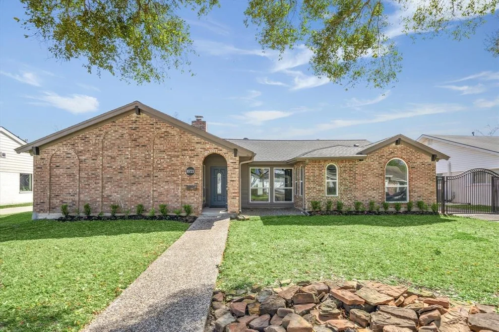 Unit for sale at 10723 Lynbrook Drive, Houston, TX 77042