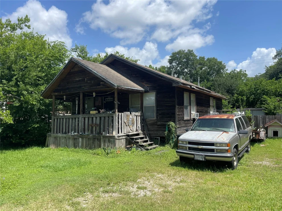 Unit for sale at 408 Bay Oaks Drive, La Porte, TX 77571