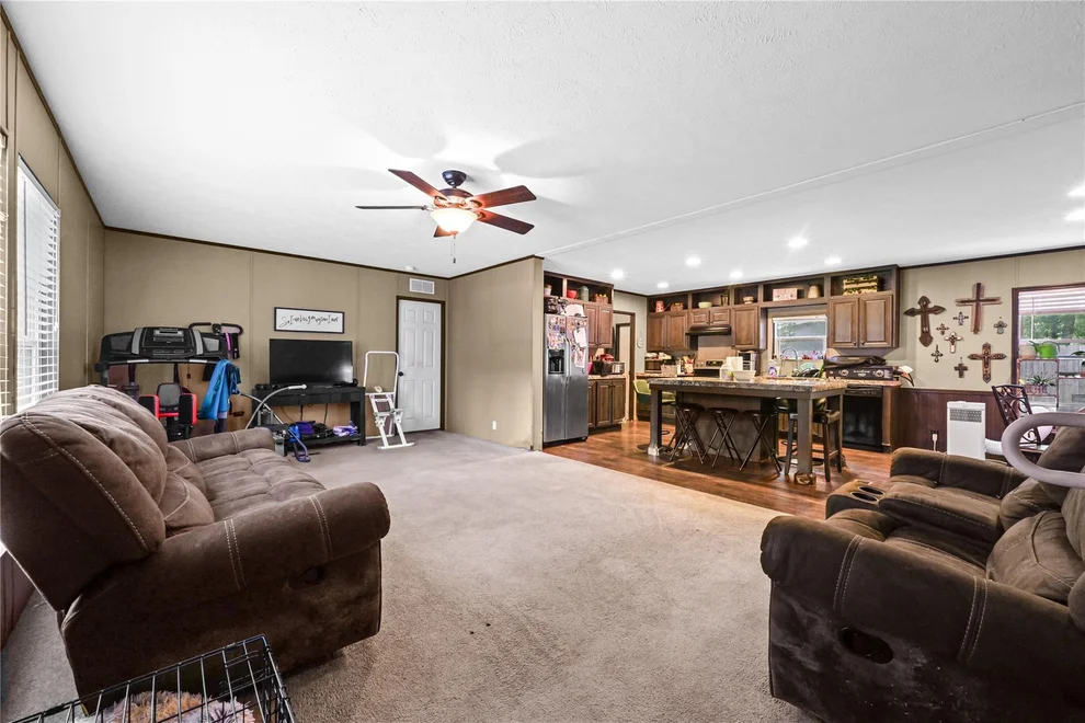Unit for sale at 12617 Hwy 105, Cleveland, TX 77327