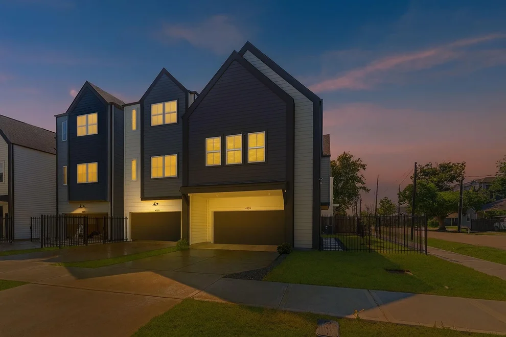 Unit for sale at 4329 Arlington Street, Houston, TX 77022
