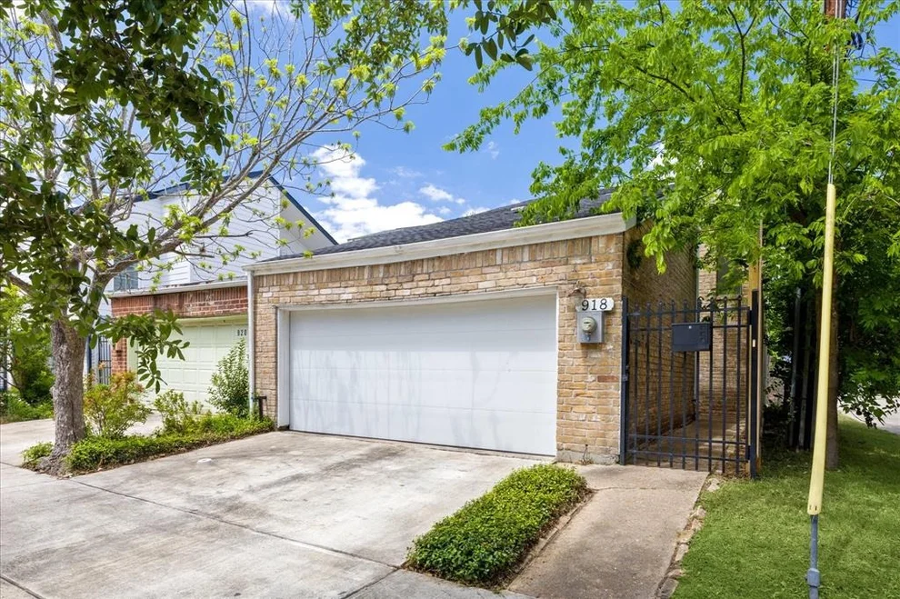 Unit for sale at 918 W Main Street, Houston, TX 77006
