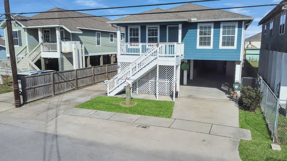 Unit for sale at 2216 Victory Avenue, Galveston, TX 77551