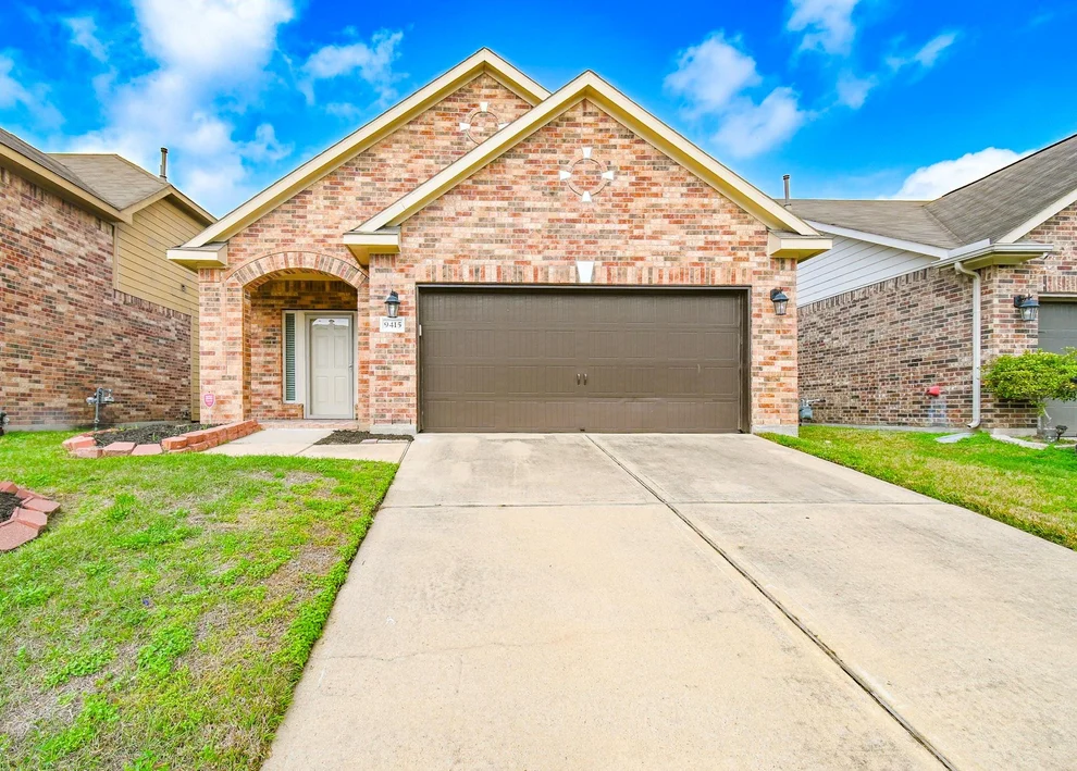 Unit for sale at 9415 Savannah Holly Drive, Houston, TX 77075