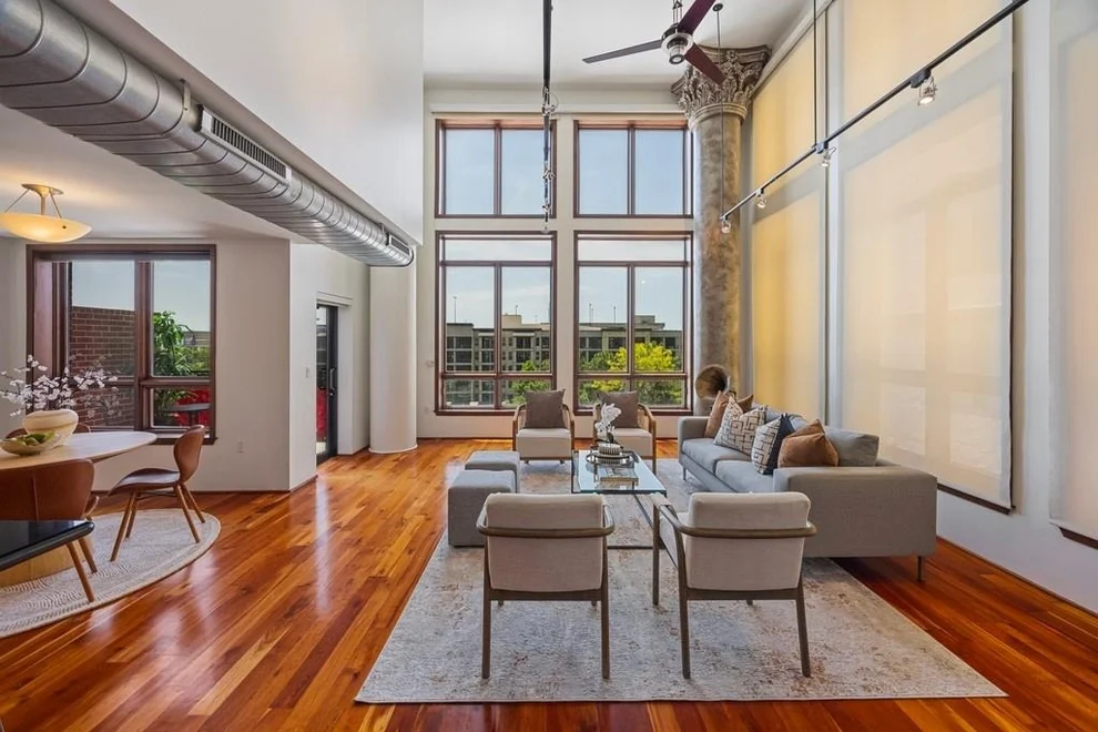 Unit for sale at 3030 Post Oak Boulevard, Houston, TX 77056