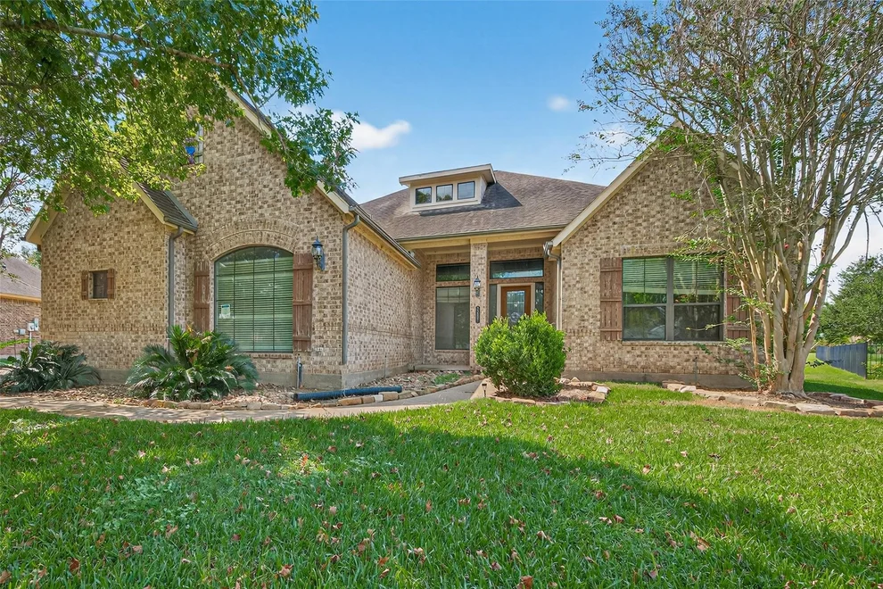 Unit for sale at 32807 Wentworth Circle, Fulshear, TX 77441