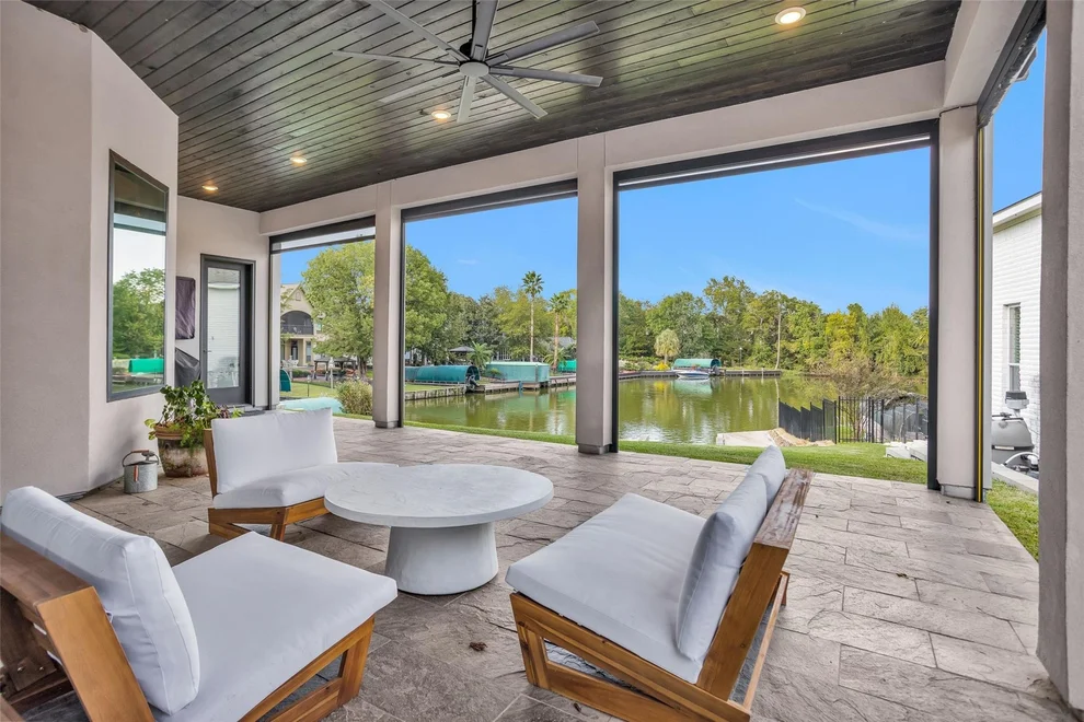 Unit for sale at 233 Blue Heron Drive, Montgomery, TX 77316