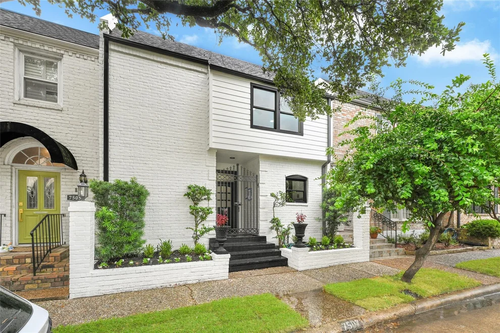 Unit for sale at 7507 Chevy Chase Drive, Houston, TX 77063