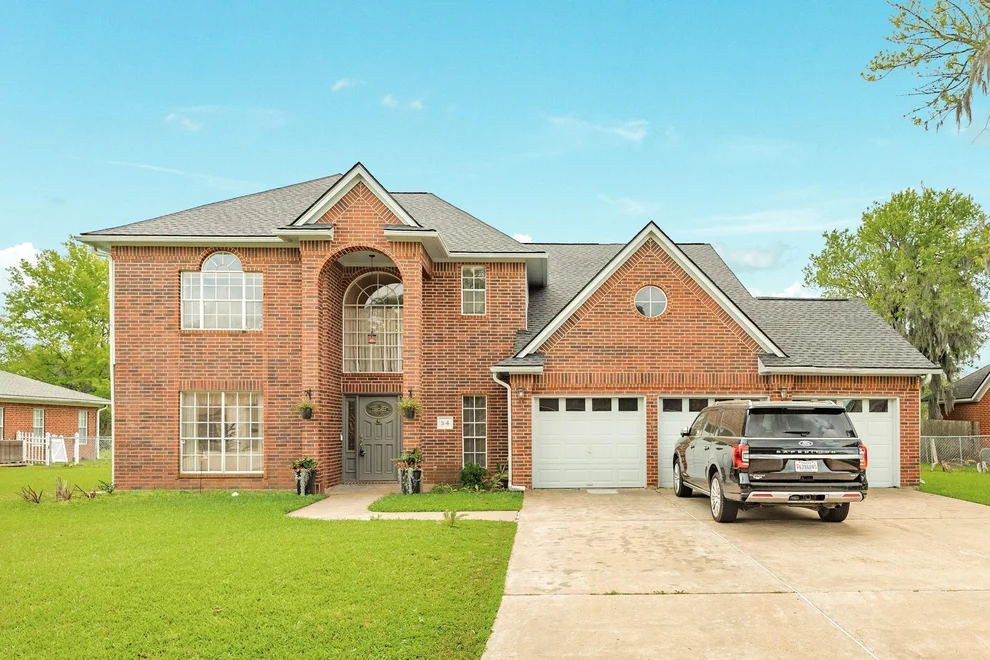 Unit for sale at 54 Peppermint Court, Lake Jackson, TX 77566