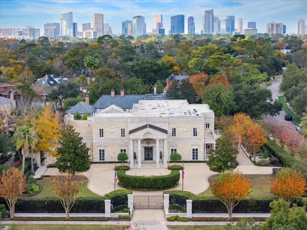 Unit for sale at 1708 River Oaks Boulevard, Houston, TX 77019