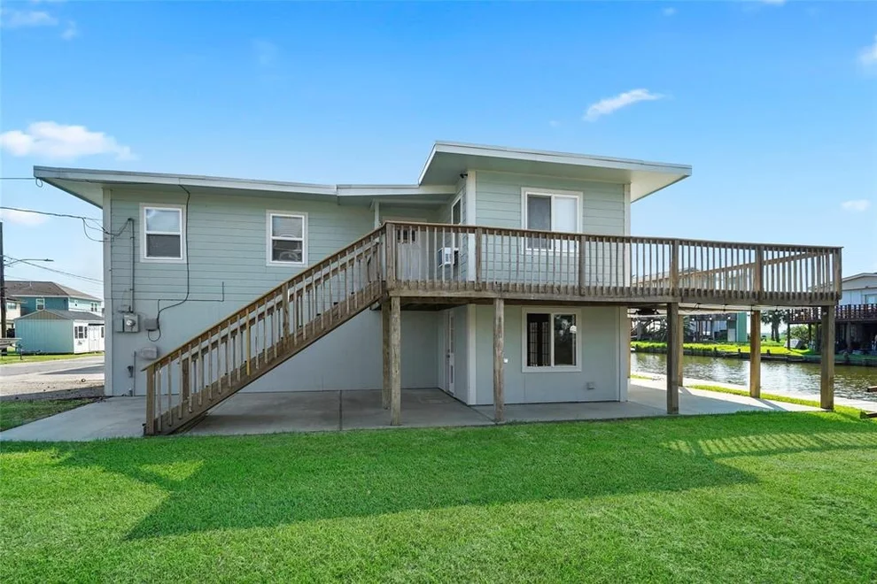 Unit for sale at 109 Bayou Vista Drive, Hitchcock, TX 77563