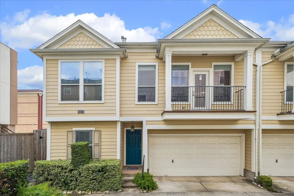Unit for sale at 1624 W 25th Street, Houston, TX 77008