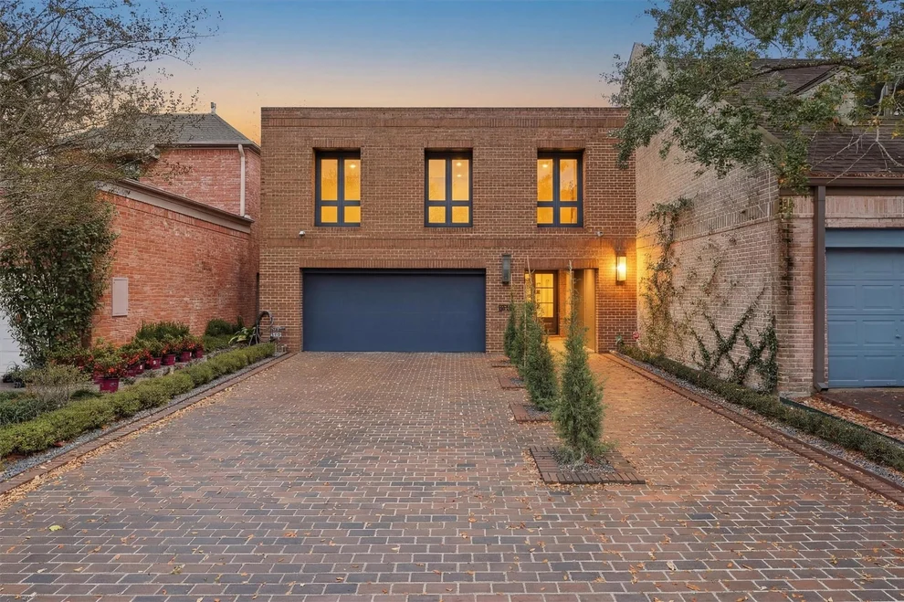 Unit for sale at 5756 Indian Circle, Houston, TX 77057