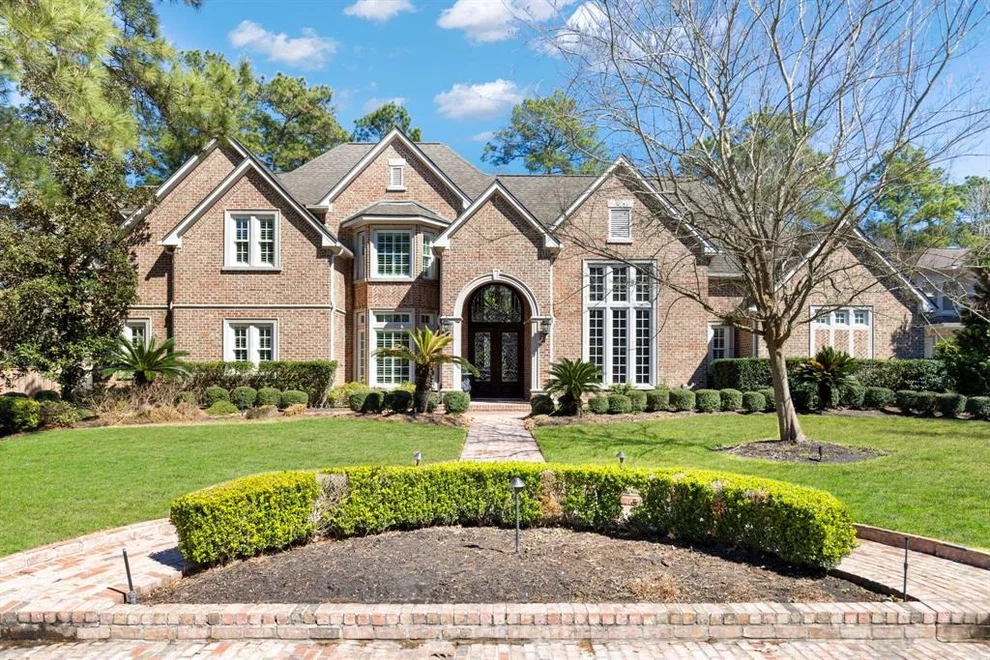 Unit for sale at 79 N Royal Fern Drive, The Woodlands, TX 77380
