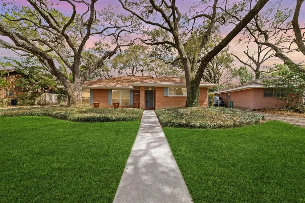 Unit for sale at 10707 Landsdowne Drive, Houston, TX 77096