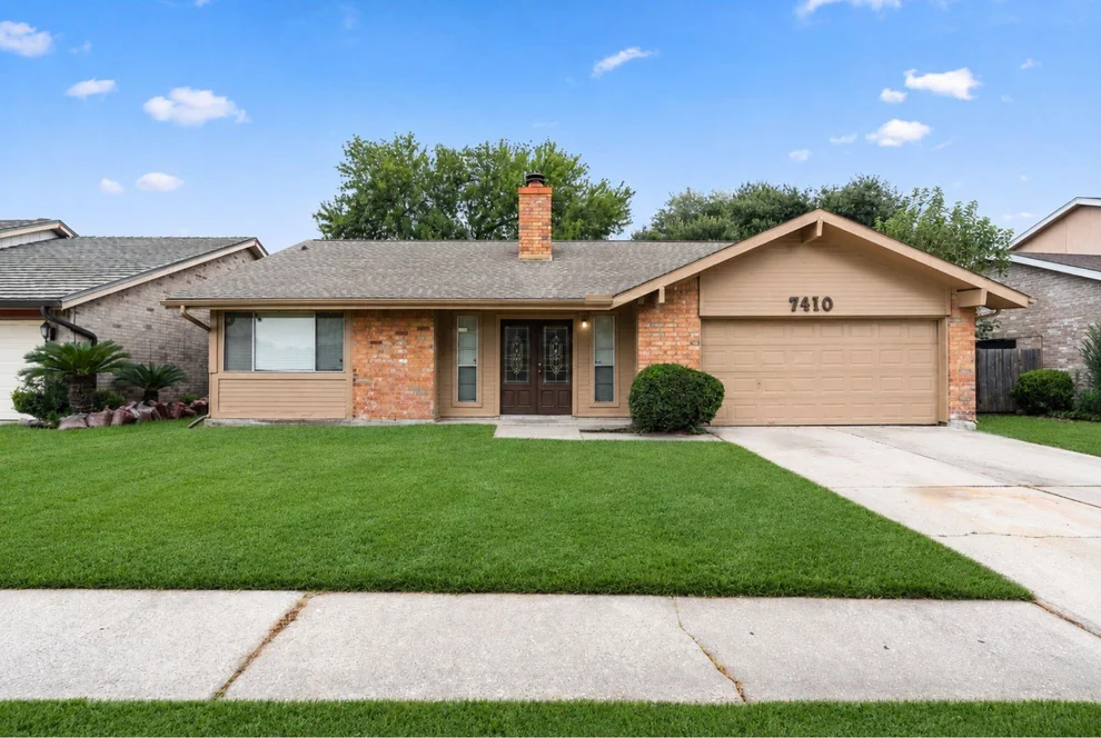 Unit for sale at 7410 Seton Lake Drive, Houston, TX 77086