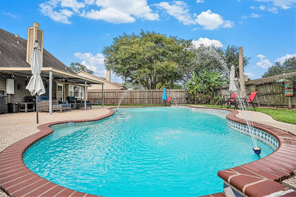 Unit for sale at 2319 Meade Court, League City, TX 77573