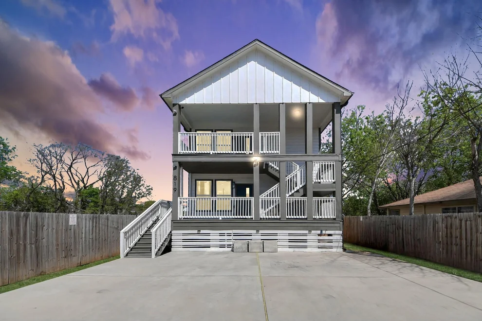 Unit for sale at 819 E 40th Street, Houston, TX 77022