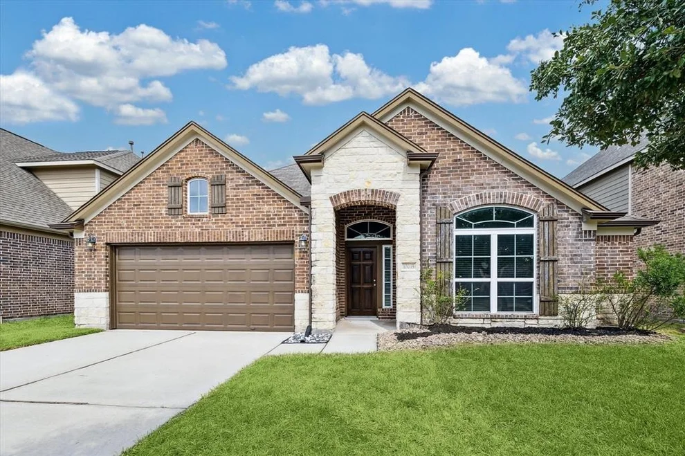 Unit for sale at 10035 S Whimbrel Circle, Conroe, TX 77385