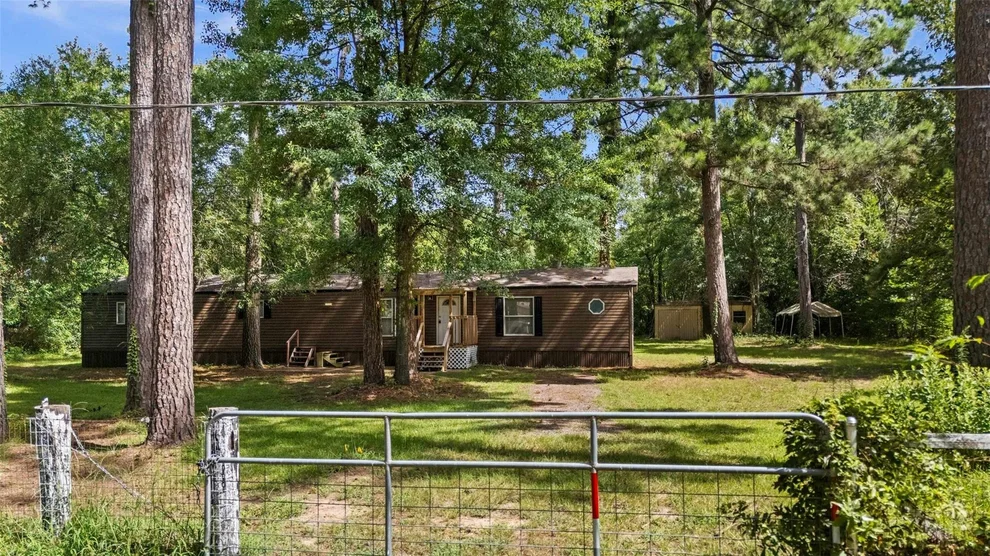 Unit for sale at 21039 Woodland Lane, Chandler, TX 75758