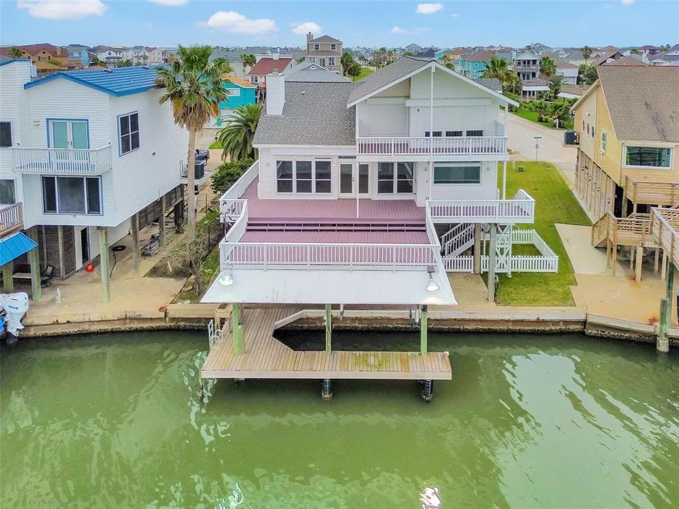 Unit for sale at 301 Isles End Road, Tiki Island, TX 77554